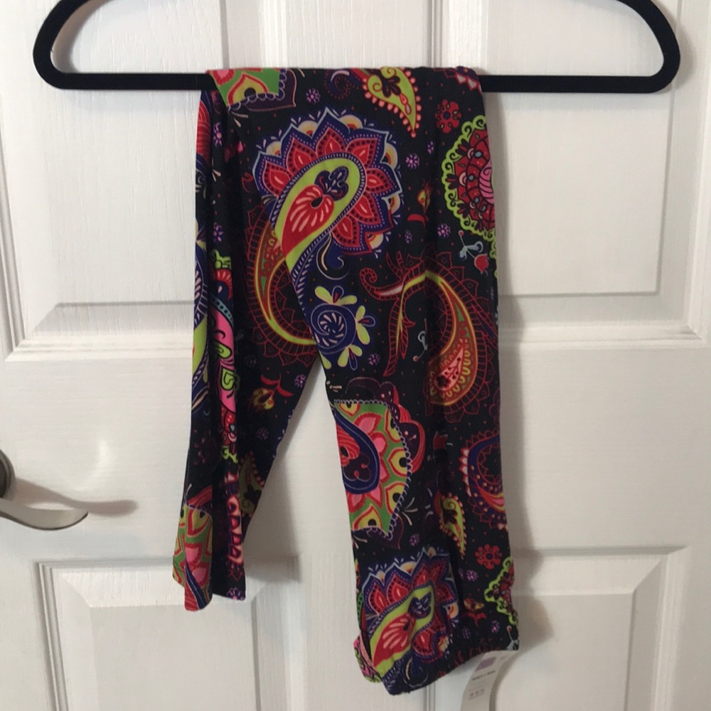 Agnes & Dora Leggings NWT. S/M colorful